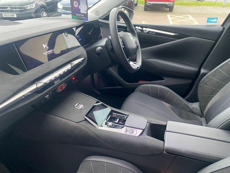DS DS 4 1.6 E-tense 12.4Kwh Performance Line Hatchback Grey #4