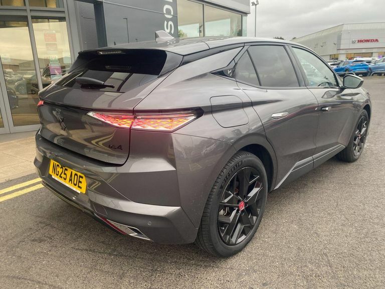 DS DS 4 1.6 E-tense 12.4Kwh Performance Line Hatchback Grey #3