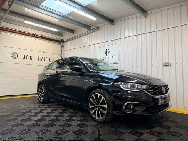 Fiat Tipo Mpi Lounge Hatchback Black
