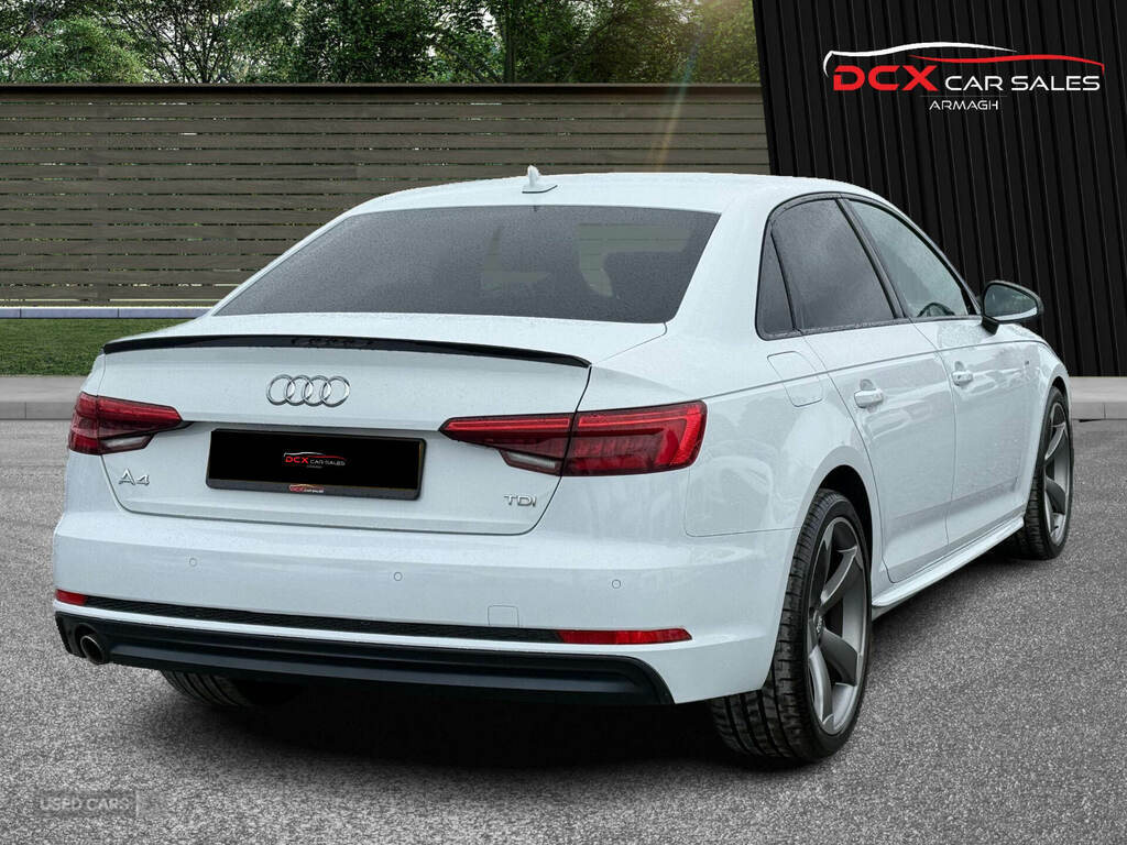 Audi A4 2.0 Tdi Ultra Sport White #4