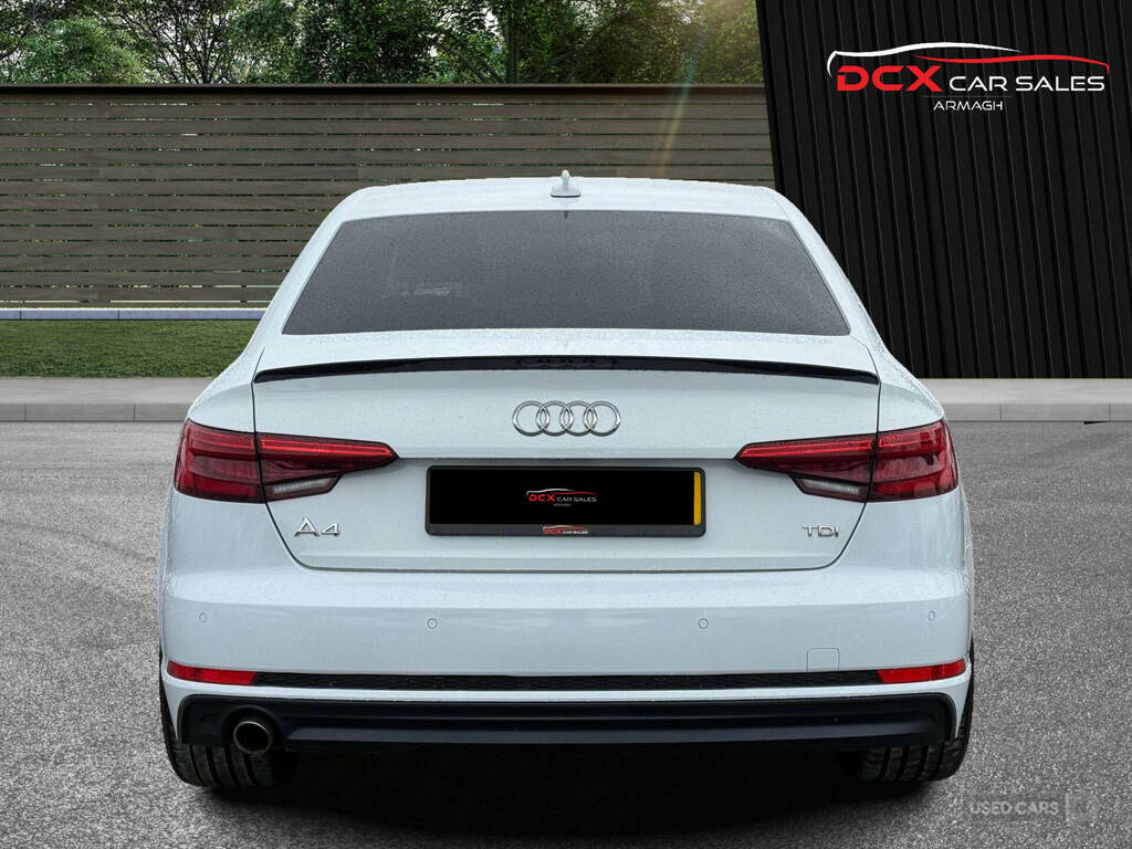 Audi A4 2.0 Tdi Ultra Sport White #5