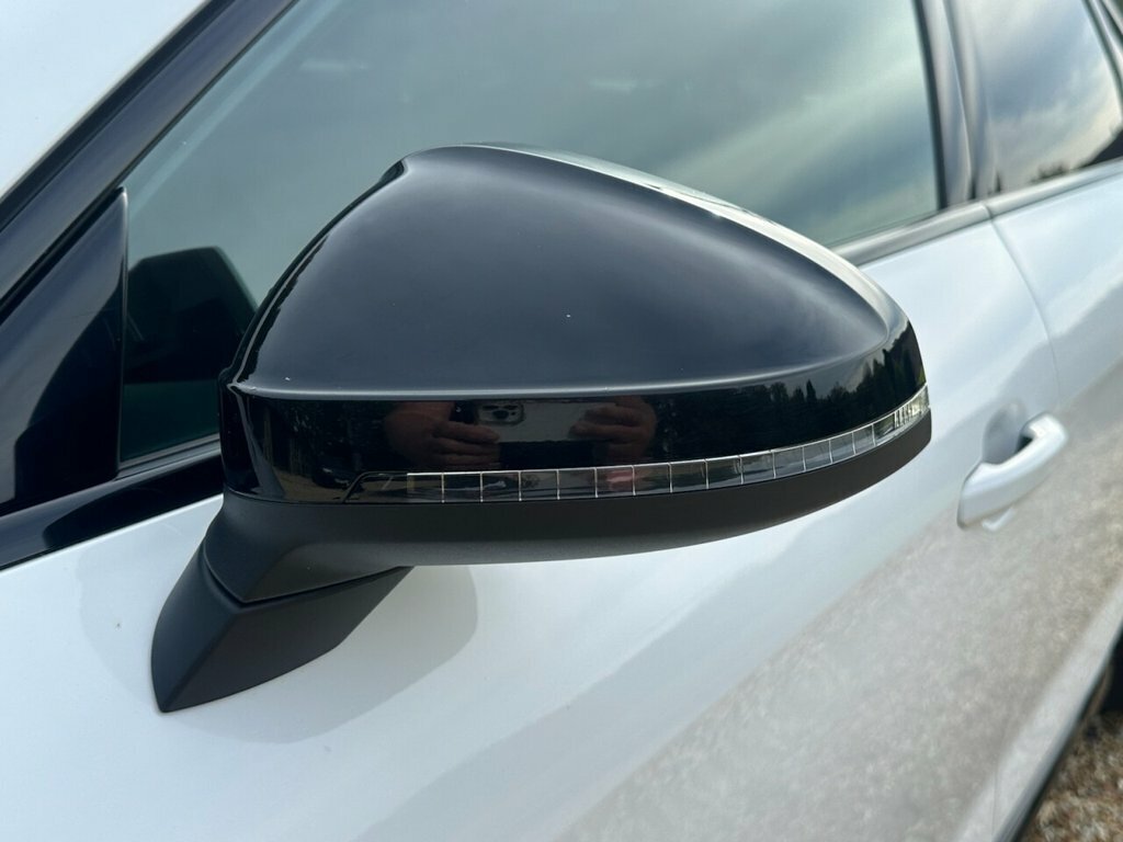 Audi A4 2L Black Edition White #6