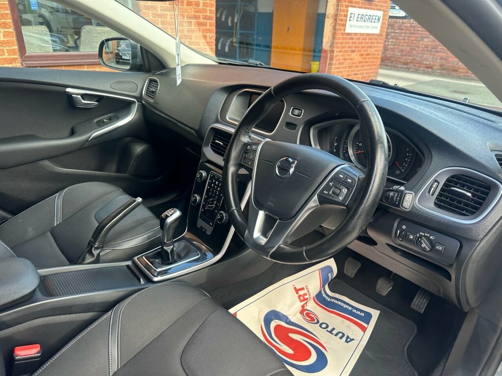 Volvo V40 2L Momentum Nav Plus Grey #4