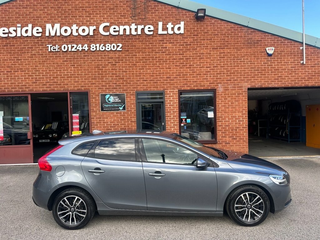 Volvo V40 2L Momentum Nav Plus Grey #3