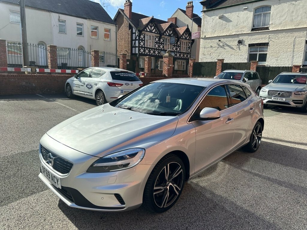 Volvo V40 2L R-design Edition Silver