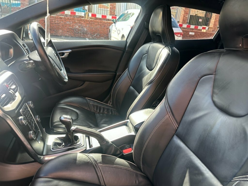 Volvo V40 2L R-design Edition Silver #4