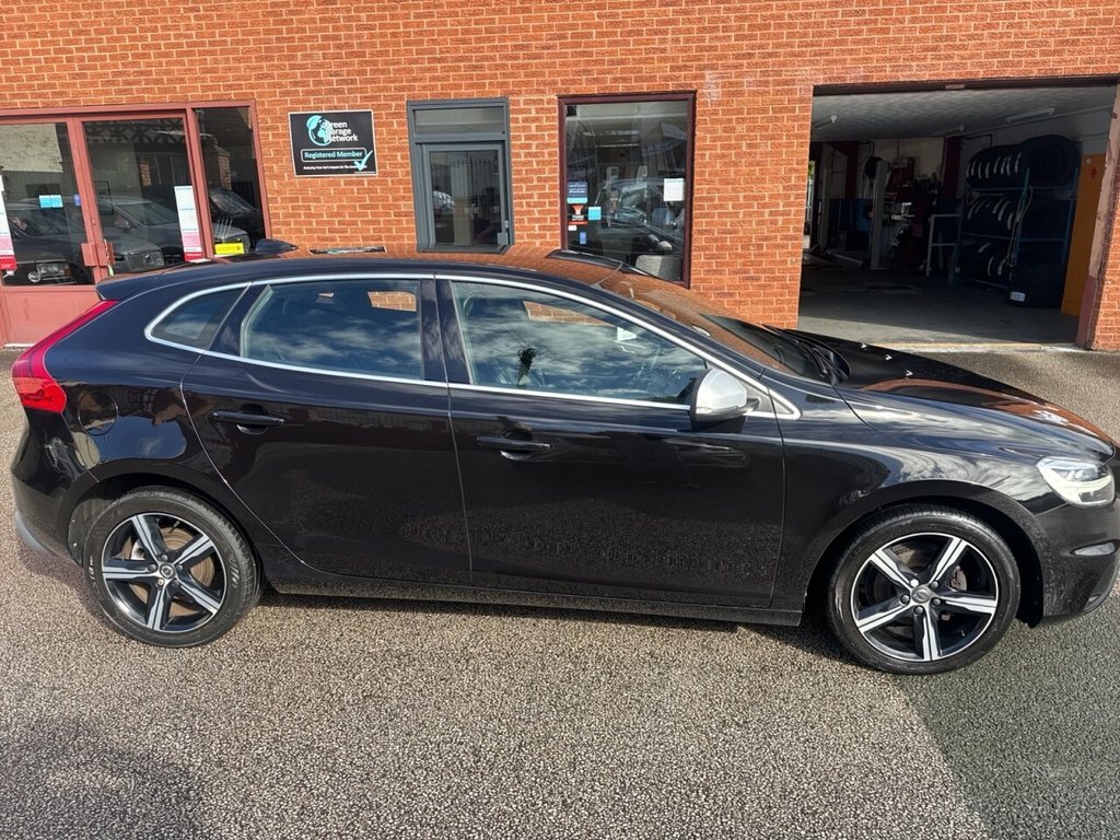 Volvo V40 2L R-design Black #2