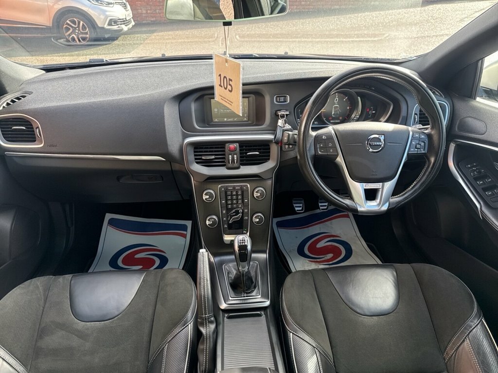 Volvo V40 2L R-design Black #4