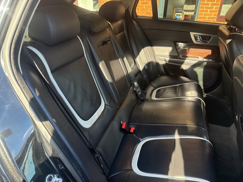 Jaguar XF 2.2L Portfolio Black #6