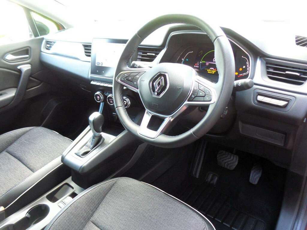 Renault Captur Se Edition Red #4