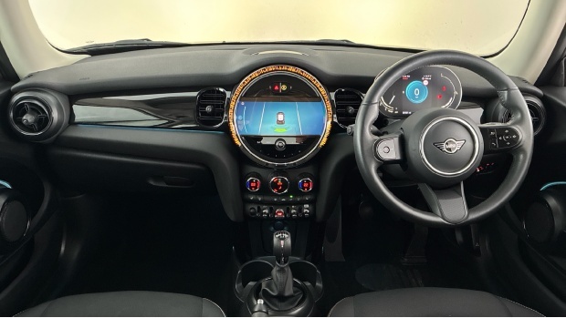 Mini Hatch Cooper Classic Euro 6 Black #4