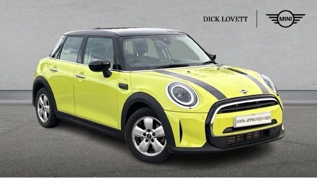 Mini Hatch Cooper Classic Euro 6 5-Door Yellow