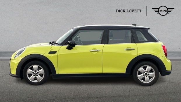 Mini Hatch Cooper Classic Euro 6 5-Door Yellow #3
