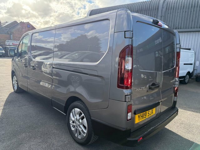 Renault Trafic Ll30 Energy Dci 120 Sport Nav Van White #32