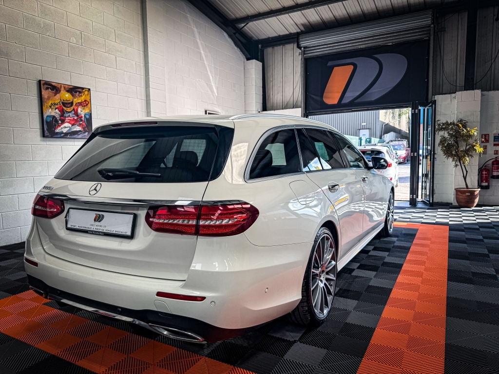 Mercedes-Benz E Class 2.0 E 220 D Amg Line Premium White #2
