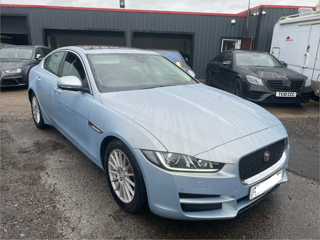 Jaguar XE 2.0D Portfolio Saloon Euro 6 S Grey