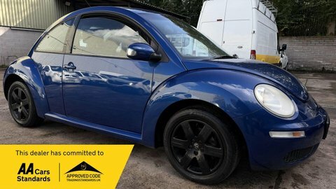 Volkswagen Beetle 1.6 Luna Hatchback Blue