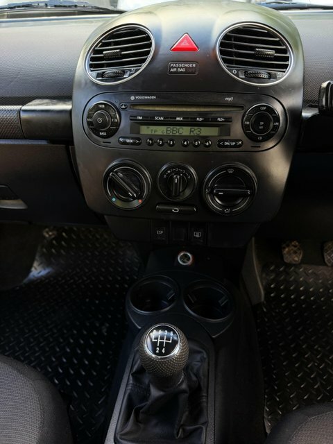 Volkswagen Beetle 1.6 Luna Euro 4 Silver #20