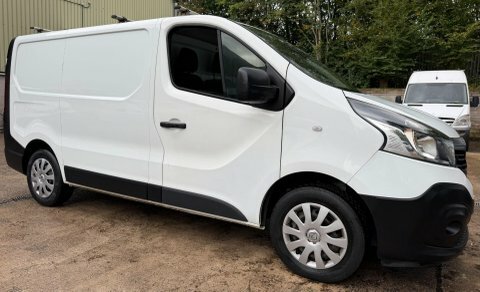 Renault Trafic 1.6 Dci Energy White #4