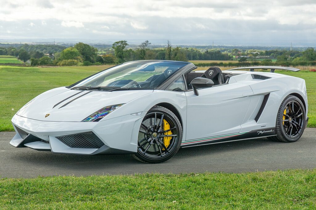 Lamborghini Gallardo Lp 570-4 Spyder Performante White
