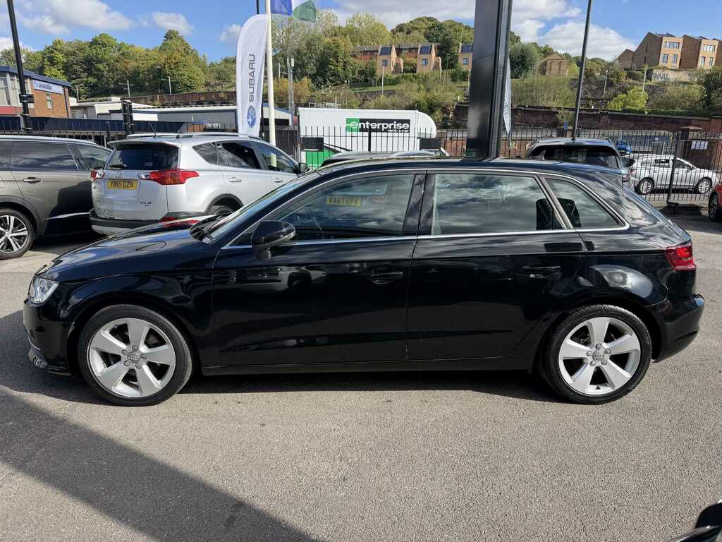 Audi A3 1.6 Tdi 110 Sport Black #4