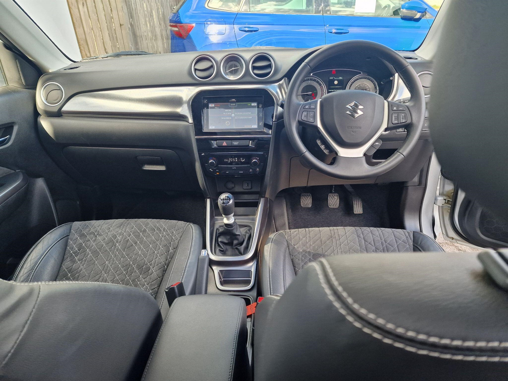 Suzuki Vitara Sz-t Boosterjet Mhev 1.4 White #16