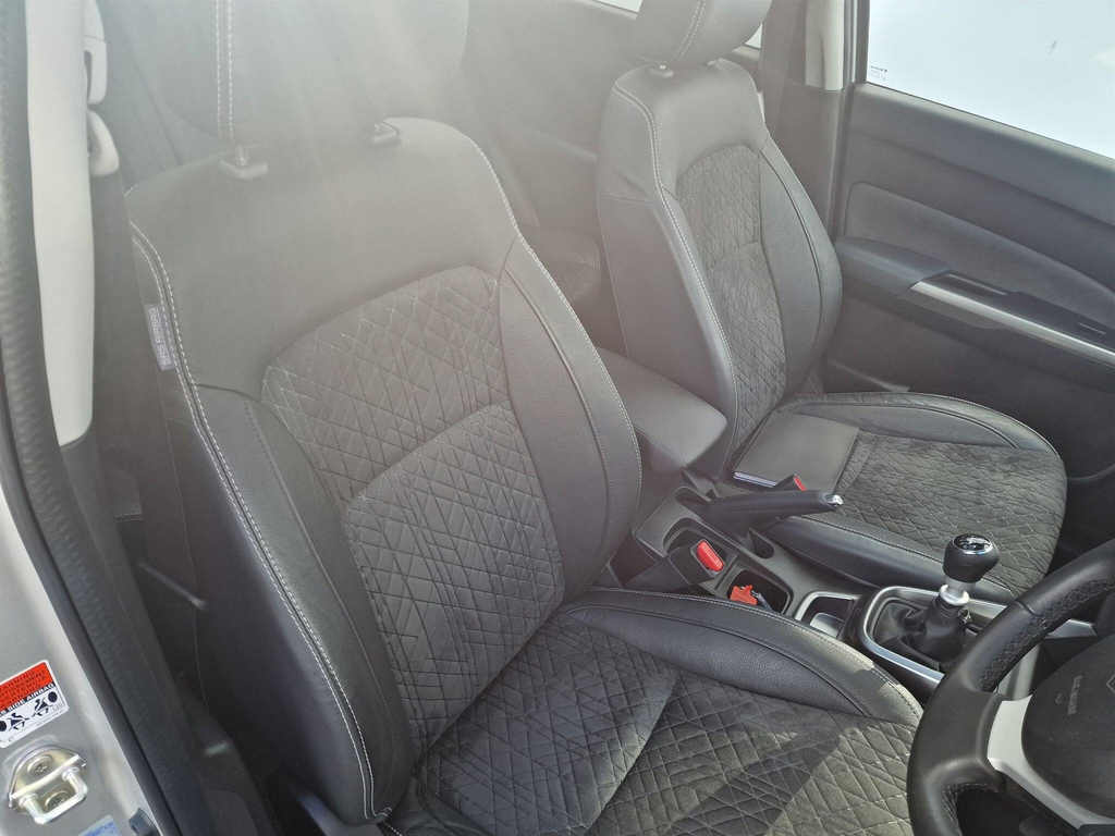 Suzuki Vitara Sz-t Boosterjet Mhev 1.4 White #40