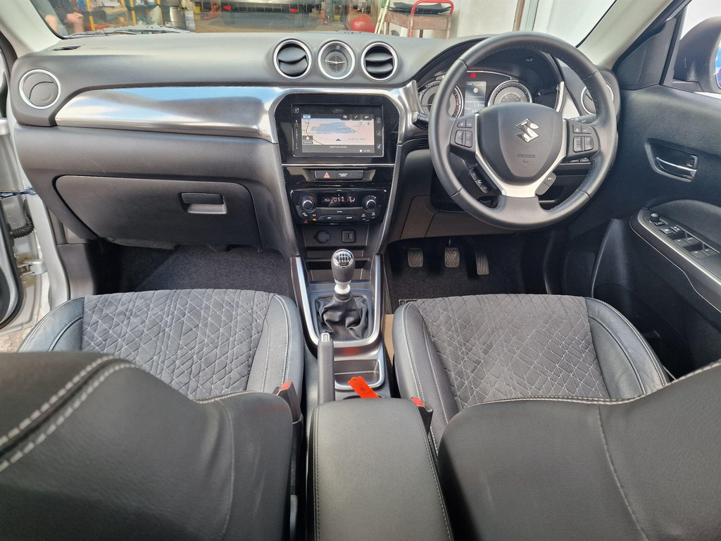 Suzuki Vitara Sz-t Boosterjet Mhev 1.4 White #37