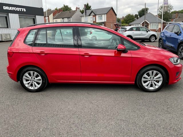 Volkswagen Golf SV Tdi Bluemotion Tech Se Red #2