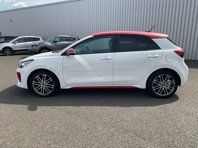 Kia RIO Pulse Hatchback White #6