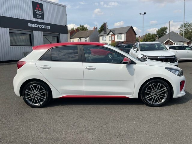 Kia RIO Pulse Hatchback White #2
