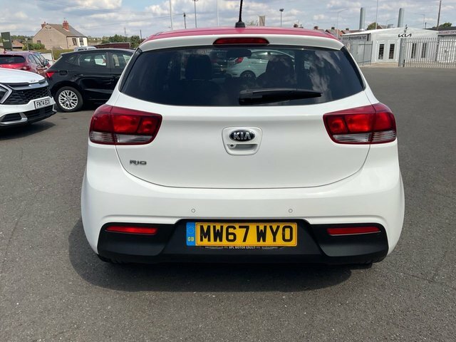 Kia RIO Pulse Hatchback White #5