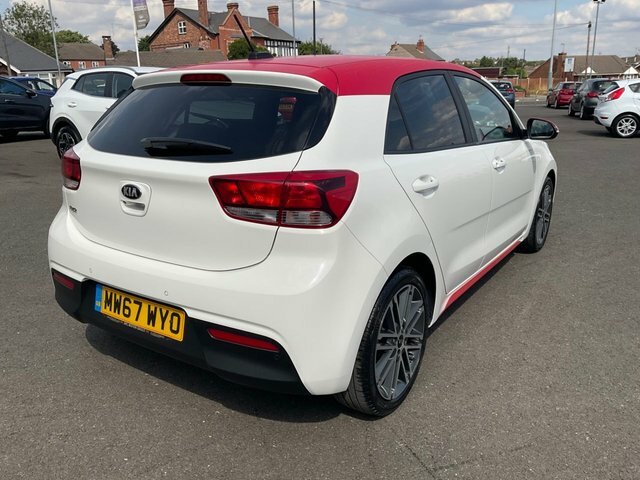 Kia RIO Pulse Hatchback White #3