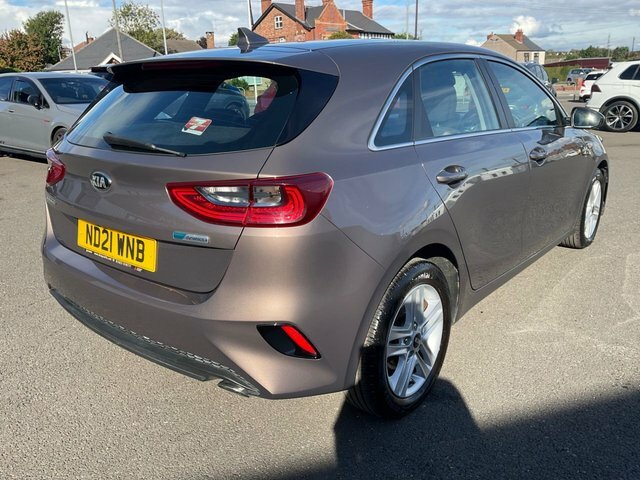 Kia Ceed Crdi Mhev 2 Hatchback Brown #3