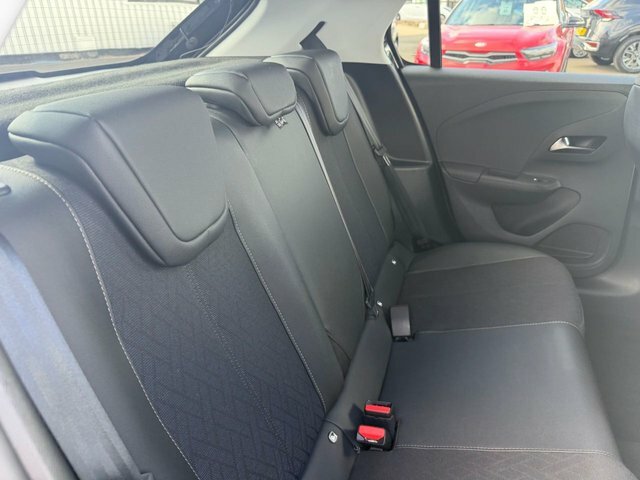 Vauxhall Corsa Se Hatchback White #18