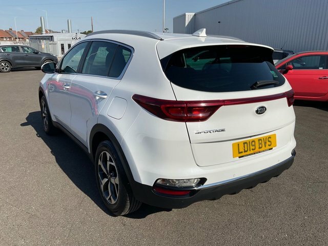 Kia Sportage Crdi 2 Suv White #5