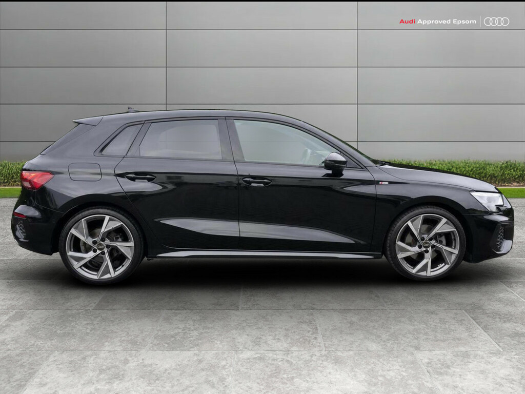 Audi A3 35 Tfsi Black Edition S Tronic Black #4