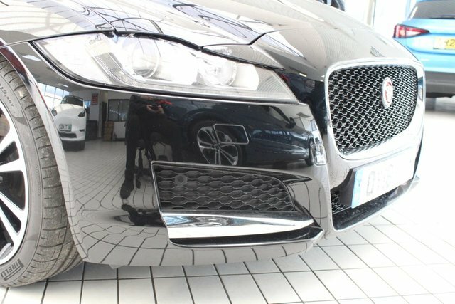 Jaguar XF Portfolio Saloon Black #6