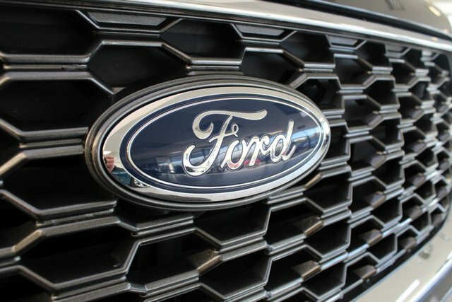 Ford Kuga Tdci Vignale Suv Grey #4