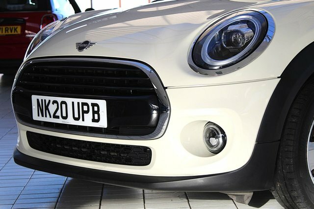 Mini Hatch Cooper Classic Hatchback White #2