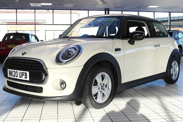 Mini Hatch Cooper Classic Hatchback White