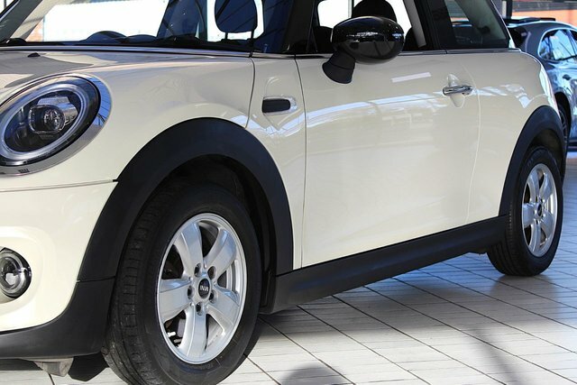 Mini Hatch Cooper Classic Hatchback White #3