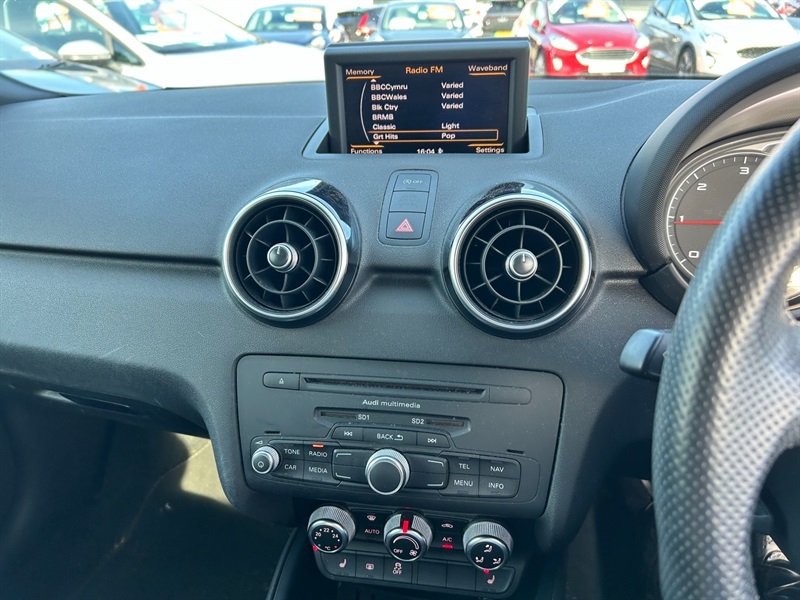 Audi A1 2.0 Tdi Black Edition Hatchback White #4