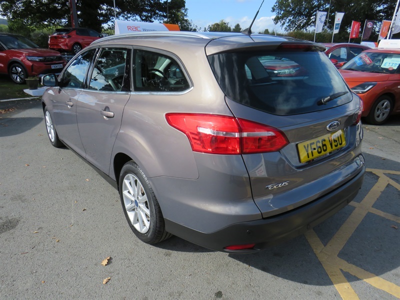 Ford Focus Hatchback 1.5 Tdci Zetec Euro 6 Ss 201616 Grey #5