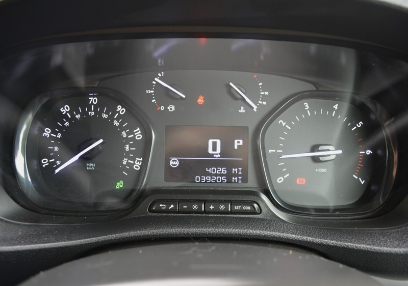 Vauxhall Vivaro 1.5 Turbo D 2700 Dynamic Panel Van 6Dr Manu Grey #8
