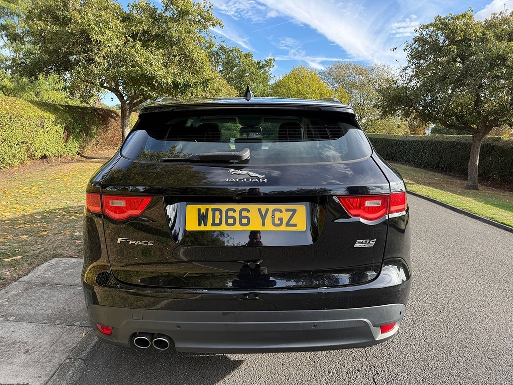 Jaguar F-Pace D180 R-sport U3835 Ulez Black #4