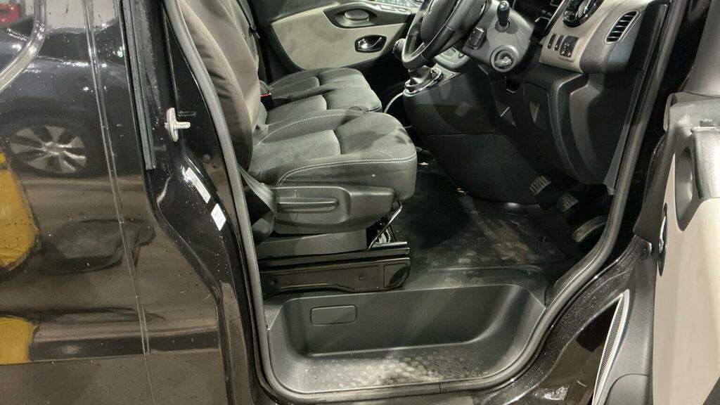 Renault Trafic 1.6L Sport Nav Silver #7