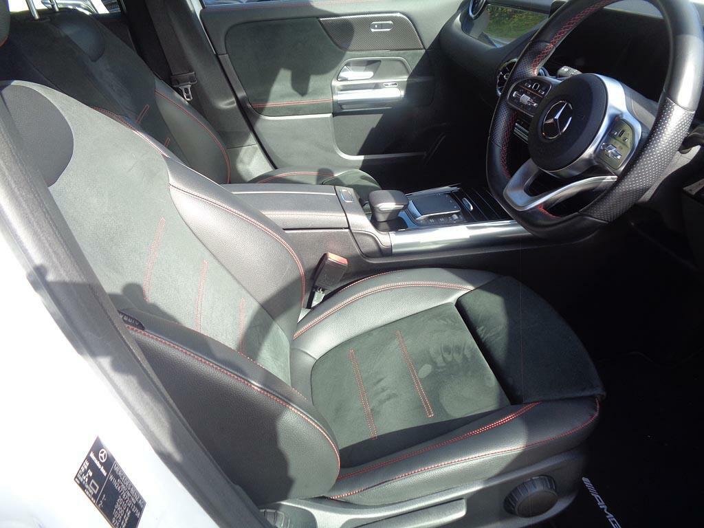 Mercedes-Benz GLA Class Gla 200 Amg Line Executive White #3