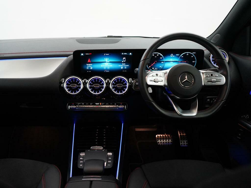 Mercedes-Benz EQA Eqa 300 4Matic Amg Line Premium Red #5