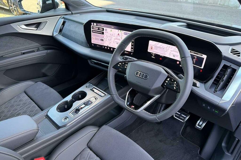 Audi Q4 E Tron Black Edition Performance 210,00 Kw Black #6